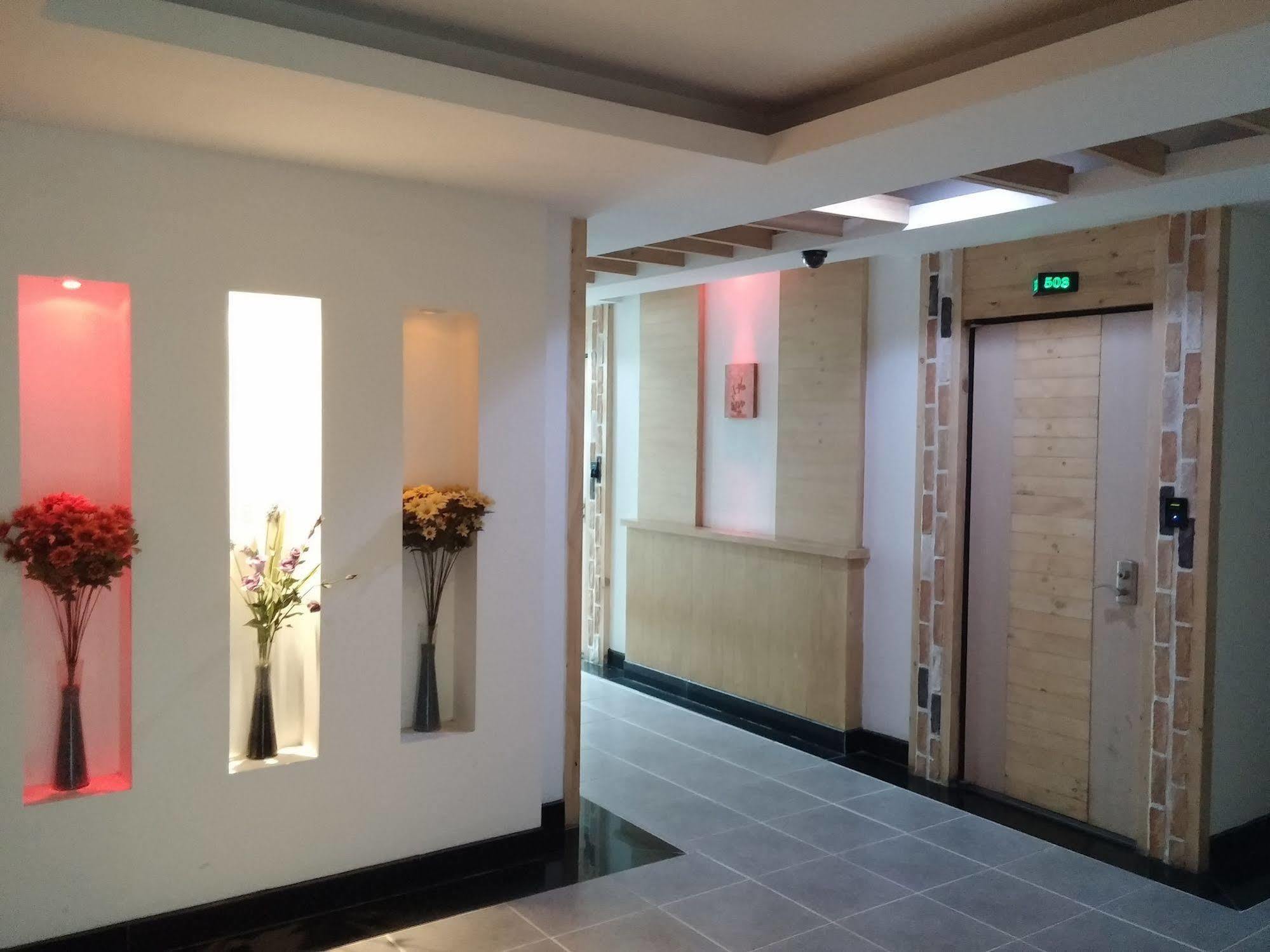 Cyber Motel Кунсан Экстерьер фото
