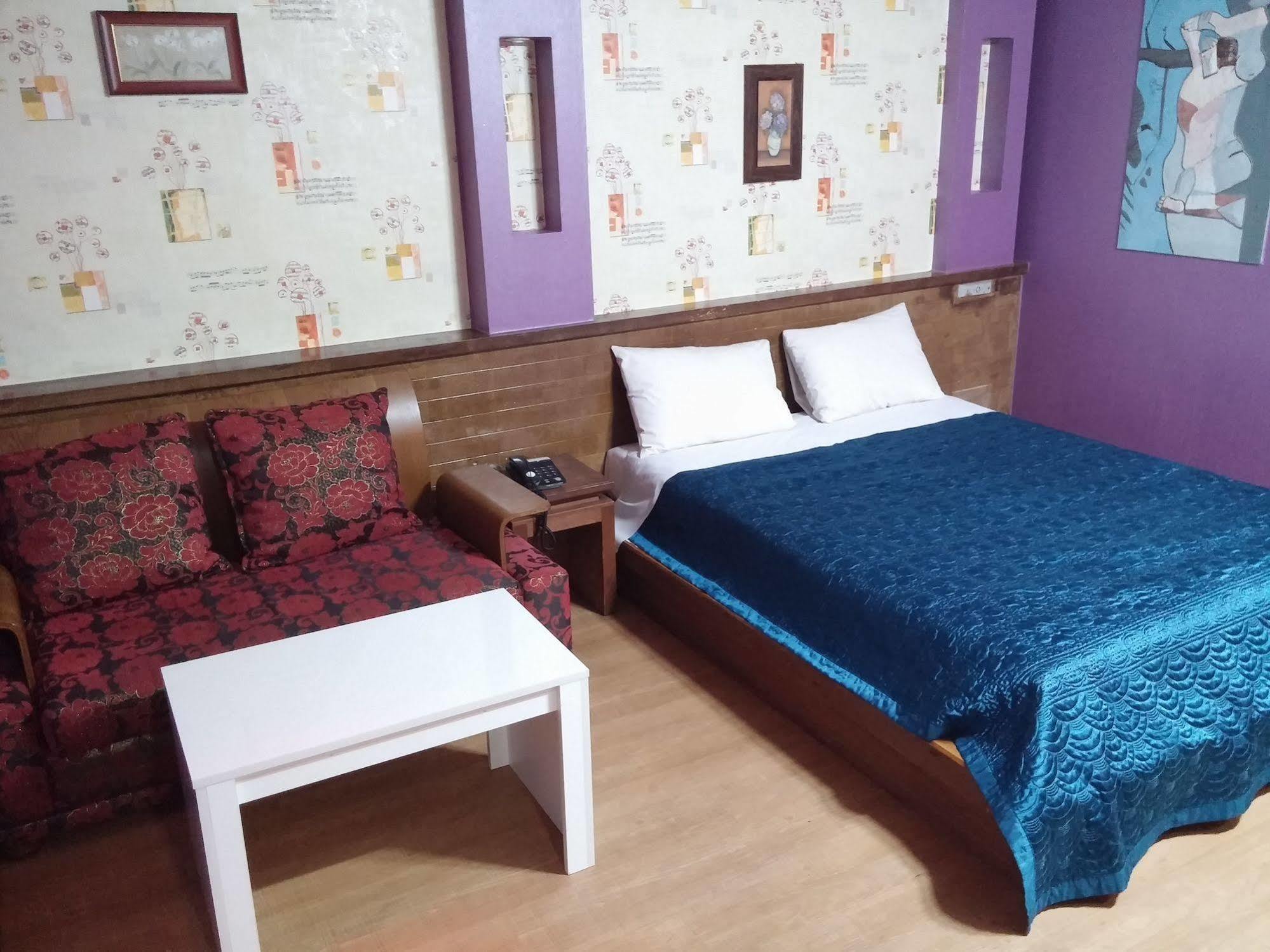 Cyber Motel Кунсан Экстерьер фото