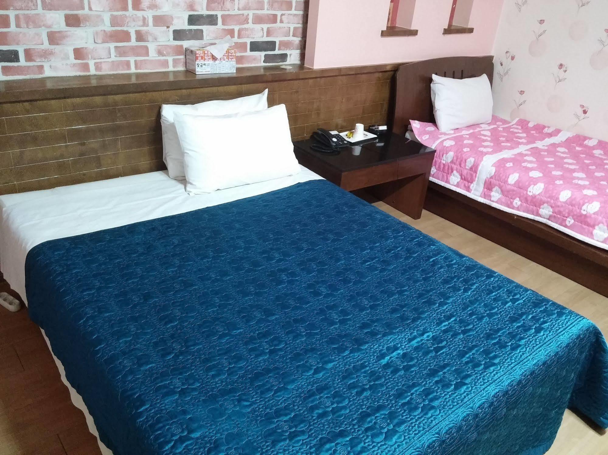 Cyber Motel Кунсан Экстерьер фото