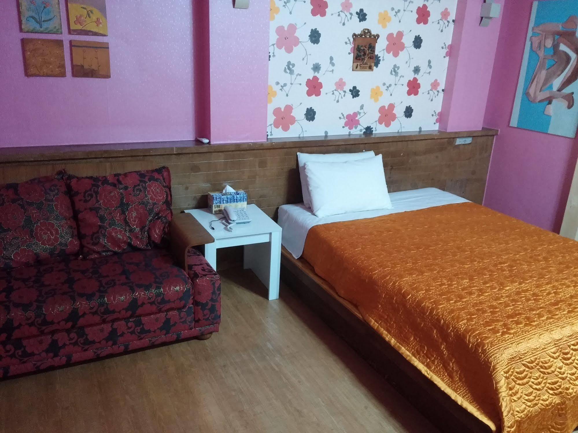 Cyber Motel Кунсан Экстерьер фото